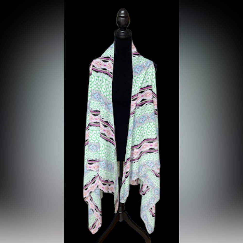 Long Flowy Aztec Pattern Vest - Picture 11 of 17